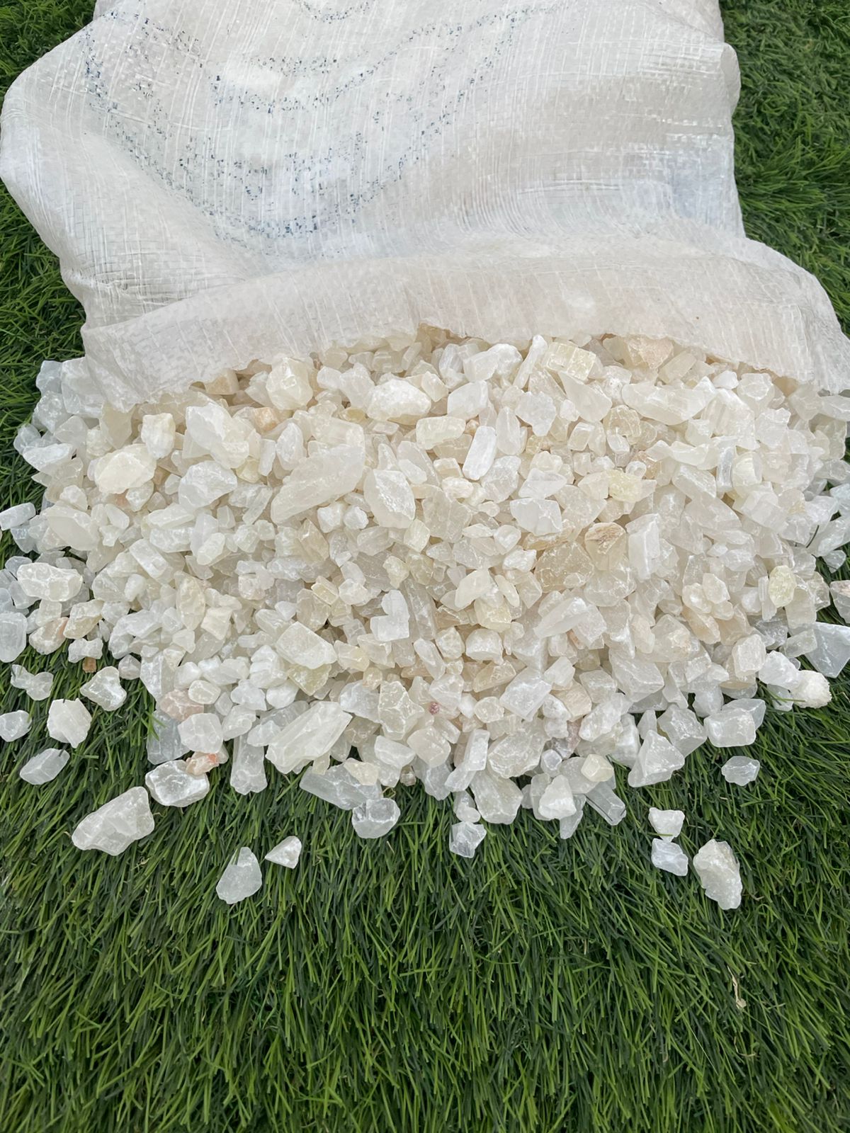 Decorative Gravel Stones – Natural Garden & Landscape Rock